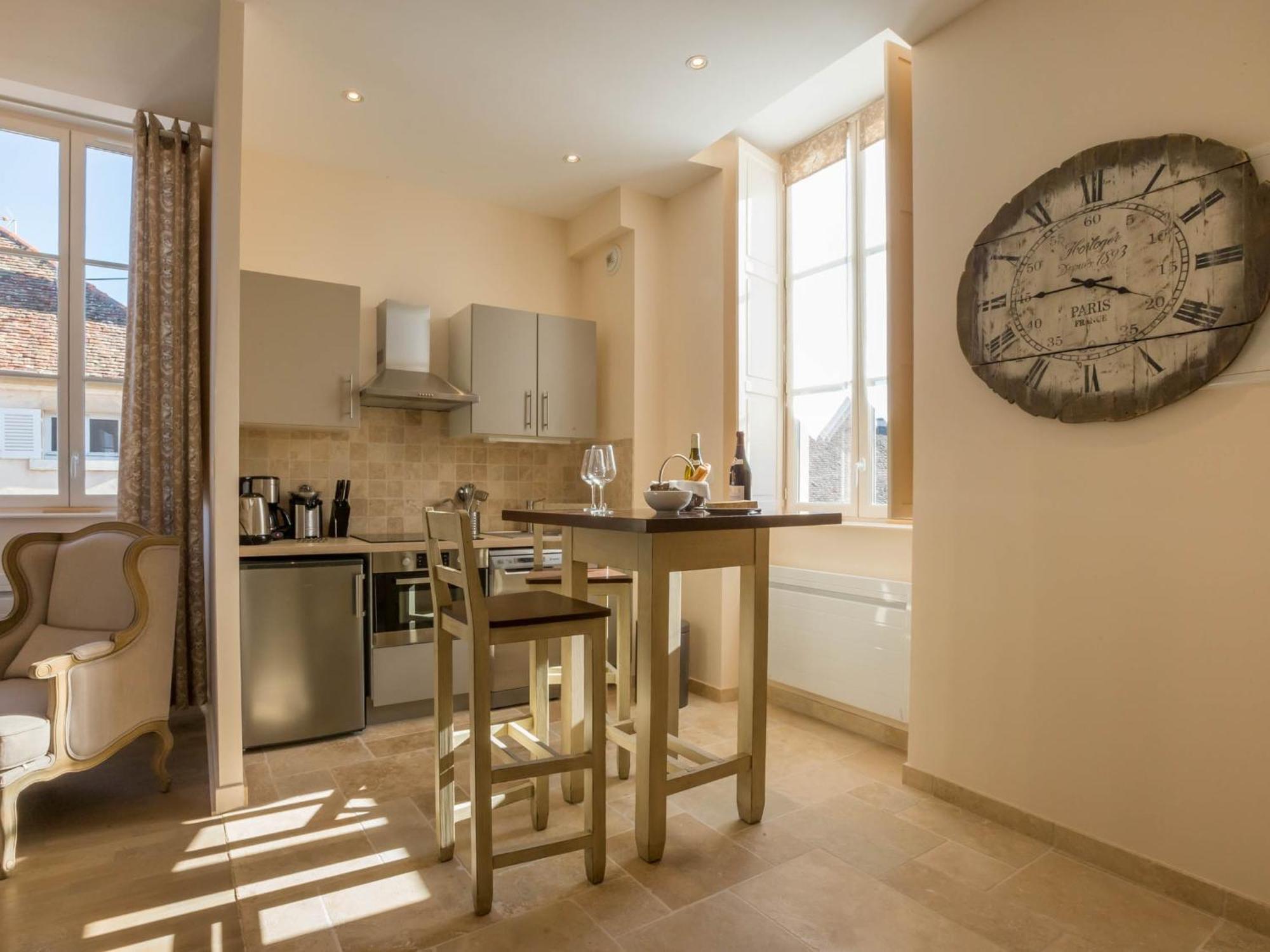 Le Cara - 4 Appartements Calmes Et Chics Au Coeur De Beaune Бон Номер фото
