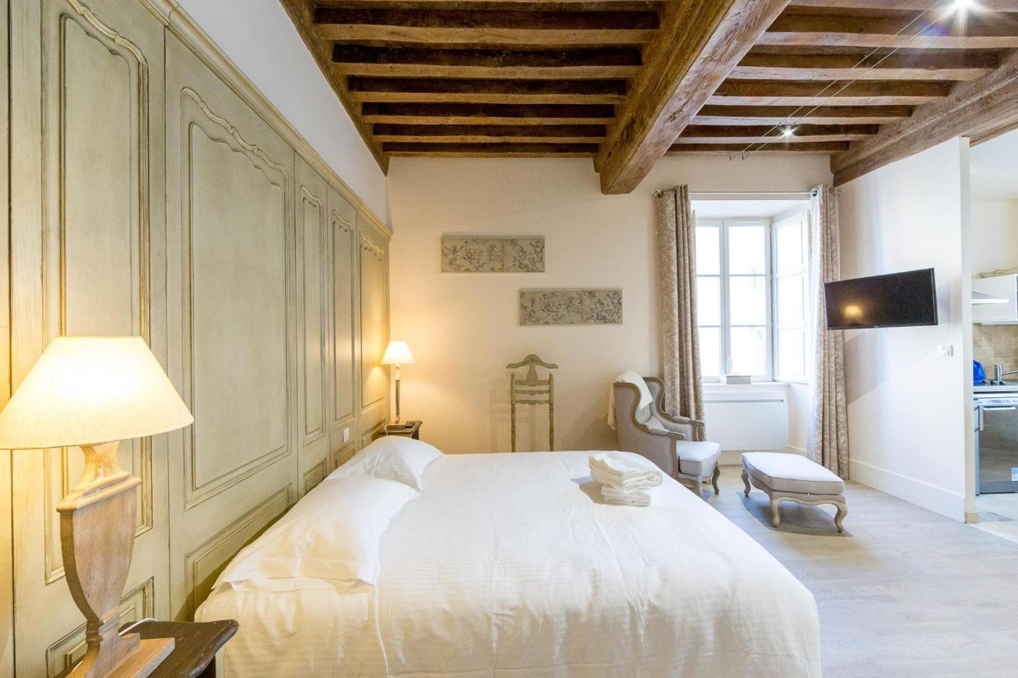 Le Cara - 4 Appartements Calmes Et Chics Au Coeur De Beaune Бон Номер фото