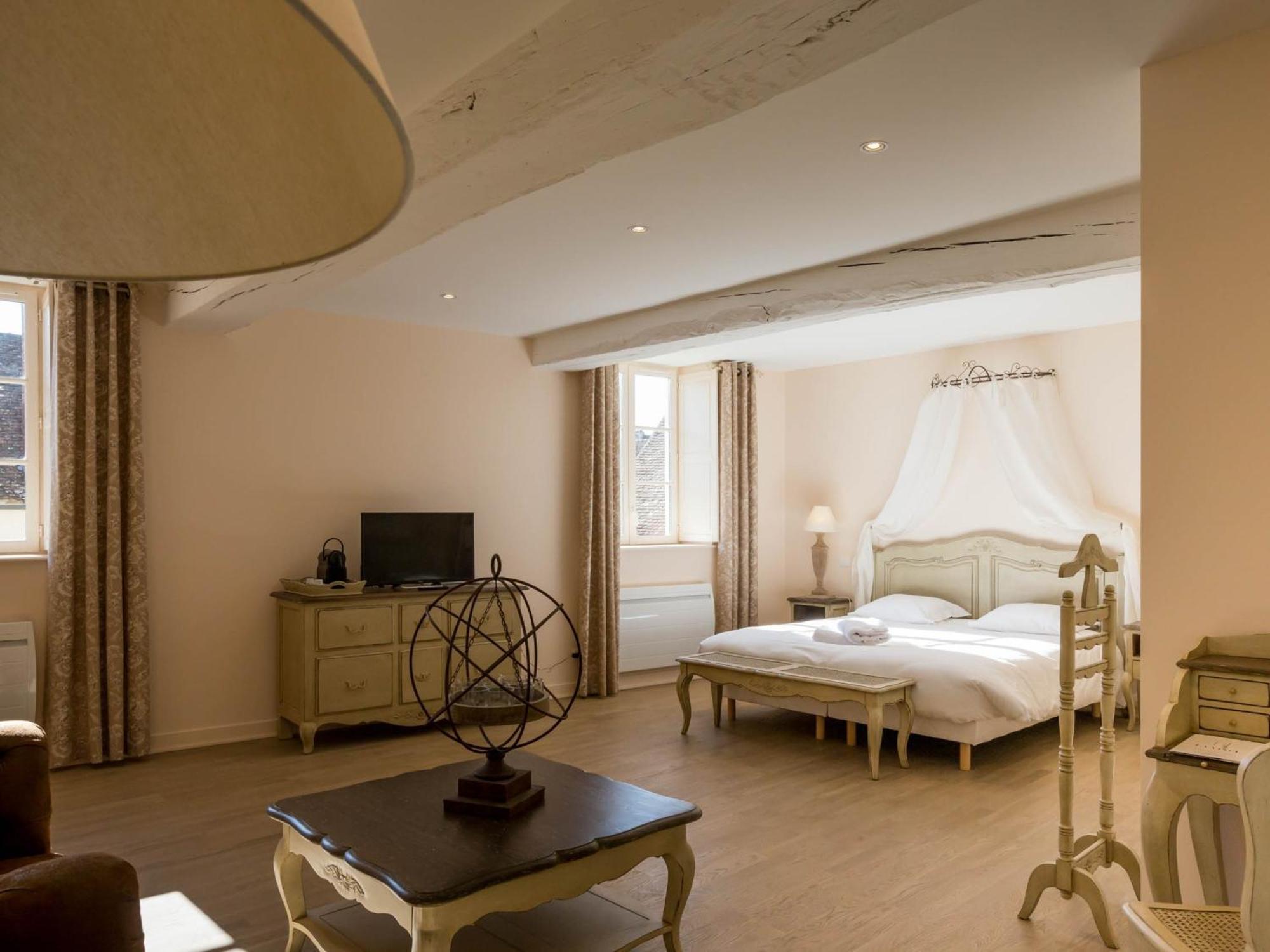Le Cara - 4 Appartements Calmes Et Chics Au Coeur De Beaune Бон Номер фото