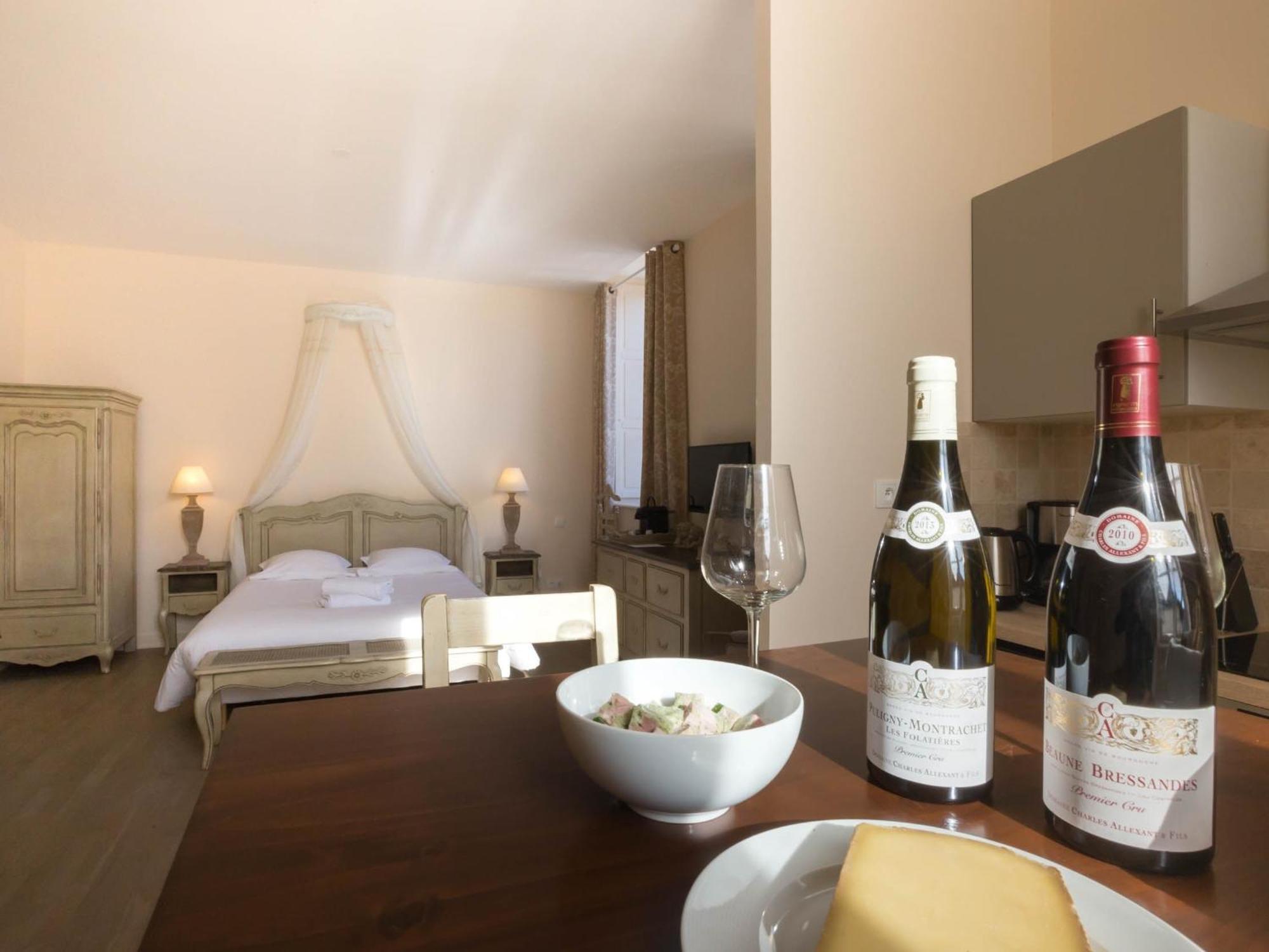 Le Cara - 4 Appartements Calmes Et Chics Au Coeur De Beaune Бон Номер фото