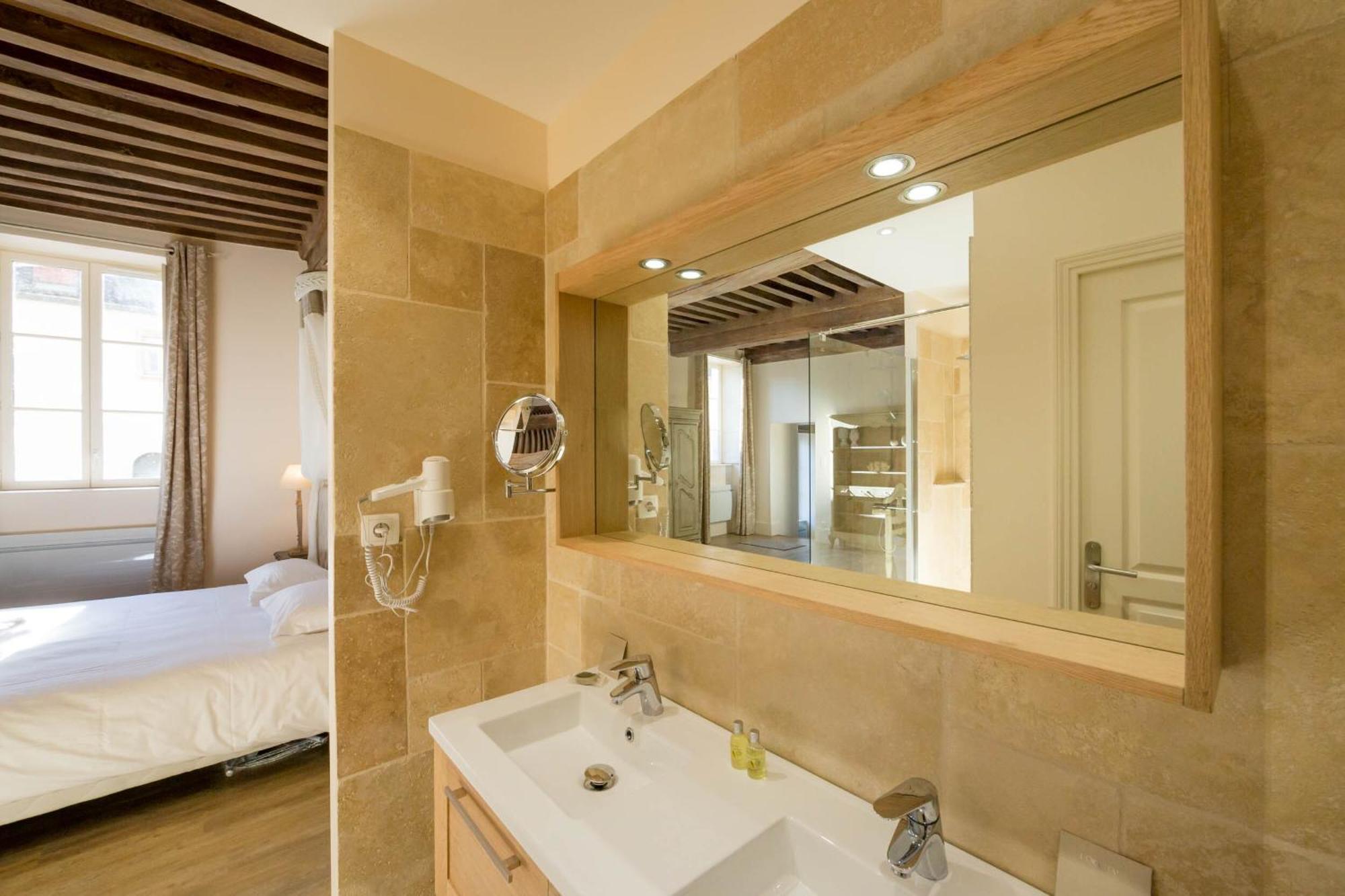 Le Cara - 4 Appartements Calmes Et Chics Au Coeur De Beaune Бон Номер фото