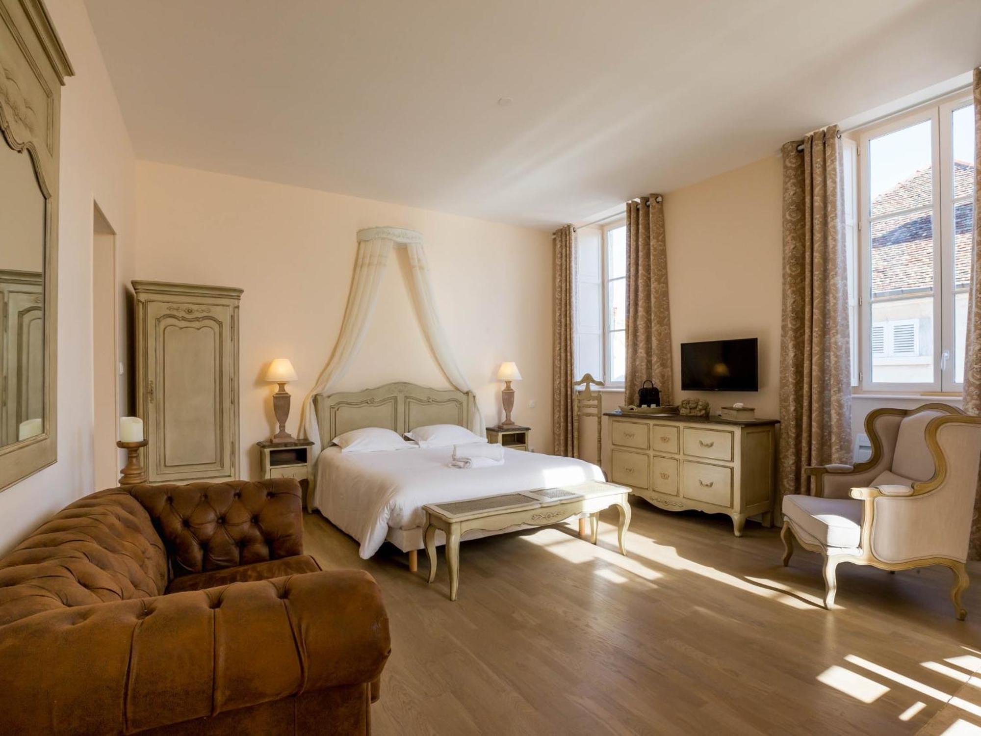 Le Cara - 4 Appartements Calmes Et Chics Au Coeur De Beaune Бон Номер фото